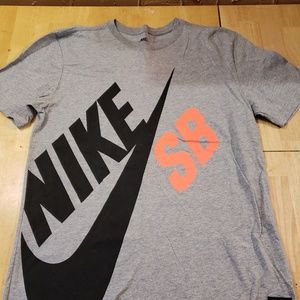 Nike SB T-Shirt L